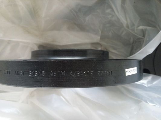 ANSI B 16.5 &amp; ASME B16.47 CARBON STEEL A 105 طلاء أسود 1/2 &quot;-48&quot; انزلاق على شفة الوجه المرتفعة