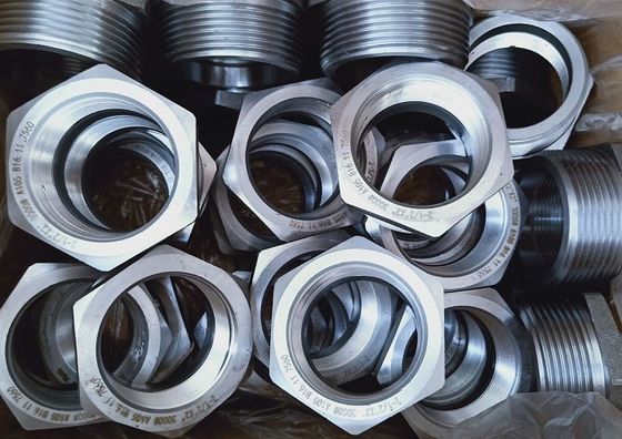 ASME B16.11 A105 كوع 3000 رطل مقبس لحام ملولب مزور بتركيب فولاذي