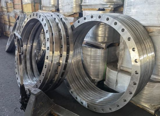 شفة زيتية سوداء صفراء AWWA C207 الفئة ب حلقات وستائر شفة A105304316